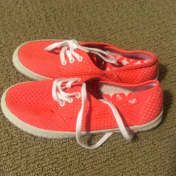 Women’s Roxy shoes - Picture 2 of 3